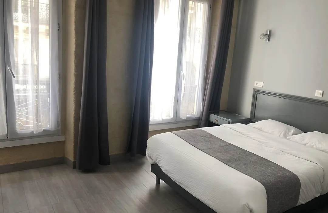 Hotel Clauzel Paris-1